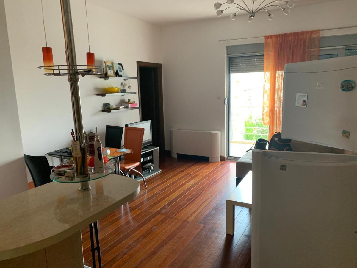 Apartment With Swimmingpool, Seaview And Large Terrace, 1St Floor, Min 2 Persons Доброта Екстериор снимка
