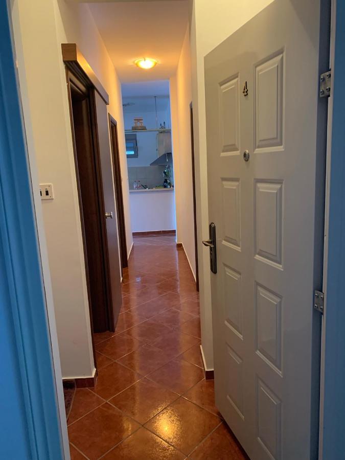 Apartment With Swimmingpool, Seaview And Large Terrace, 1St Floor, Min 2 Persons Доброта Екстериор снимка
